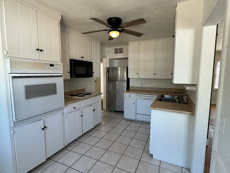 3403 Moss Ln — Photo 6