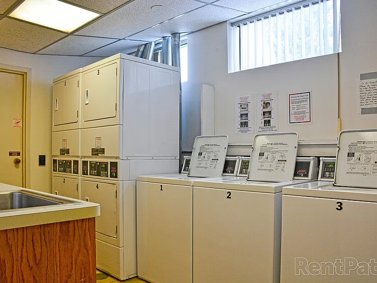 72 Maple Street — Photo 28