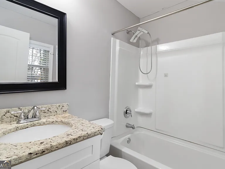 888 Chartley Dr — Photo 22