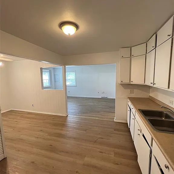 2504 Bannister St — Photo 6
