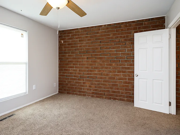 100 Regency at Clemson — Photo 9