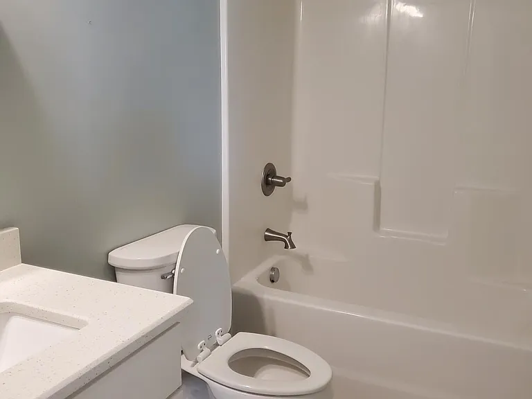 112 Meadowbrook Ct — Photo 43