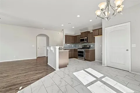 3704 S 150th East Ave — Photo 10