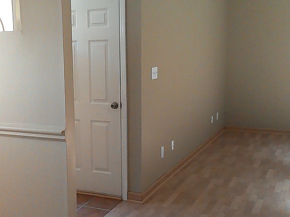 5th image of 804 Villaview Way