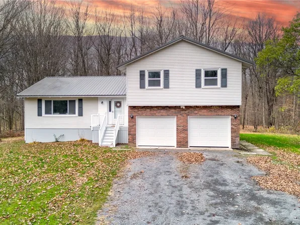 8725 Dinglehole Rd, Baldwinsville, NY 13027
