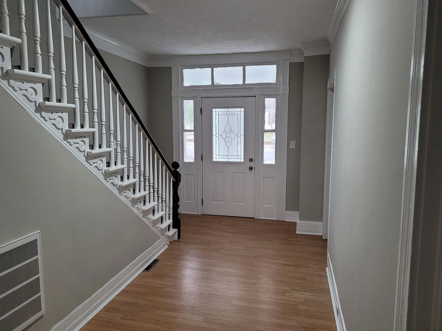 3 bed, 1800 sqft, $1,400 — Photo 3