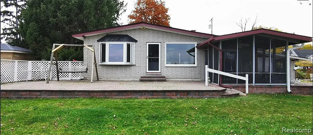 3 bed, 1.5 bath, 1574 sqft, $3,100 — Photo 3