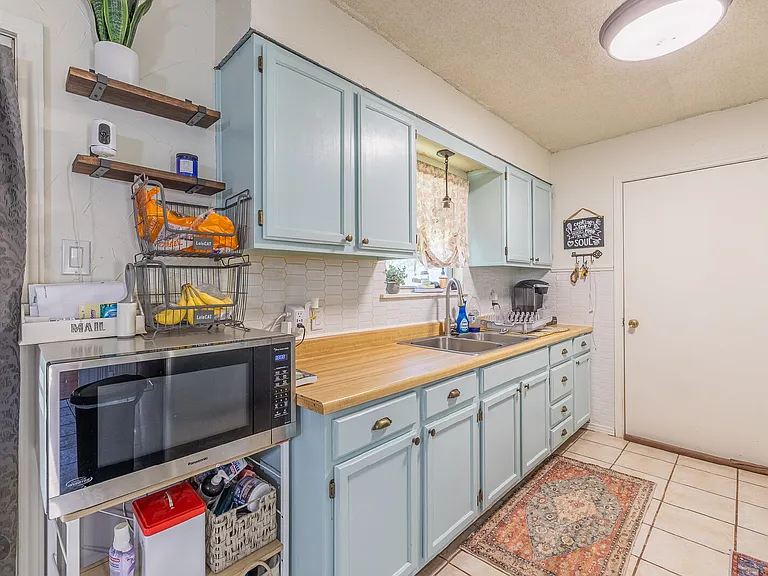 3413 Belmont Ave — Photo 20