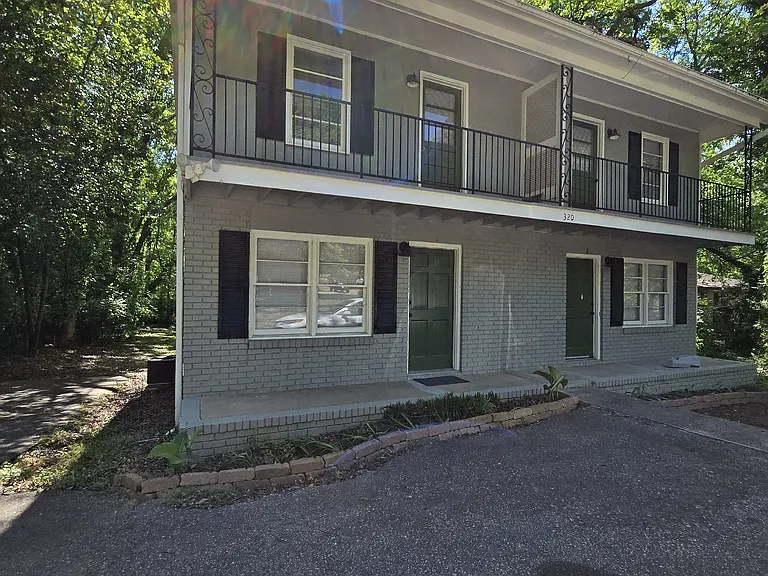 320 Vine St #2 — Photo 1