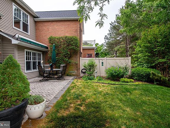 3rd image of 28839 Jasper Ln