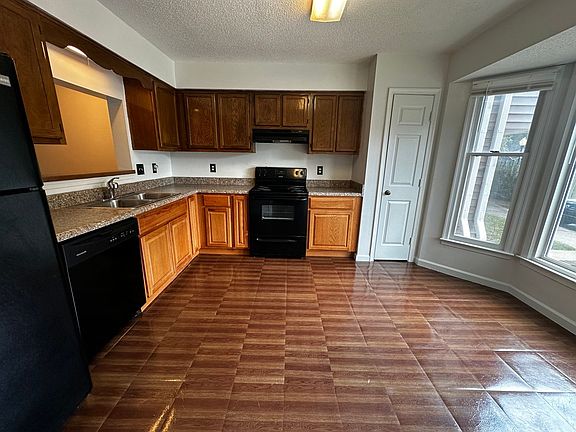 2nd image of 371 D E Montcastle Dr
