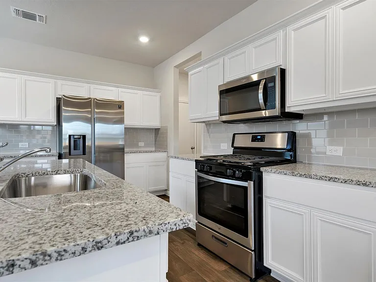 2909 Tweedy Trl — Photo 14
