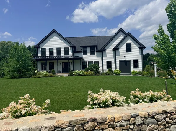4 Dairy Farm Ln, Southborough, MA 01772