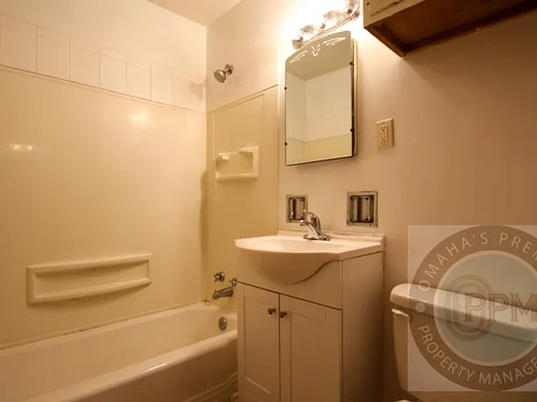 3526 S 82nd St — Photo 19