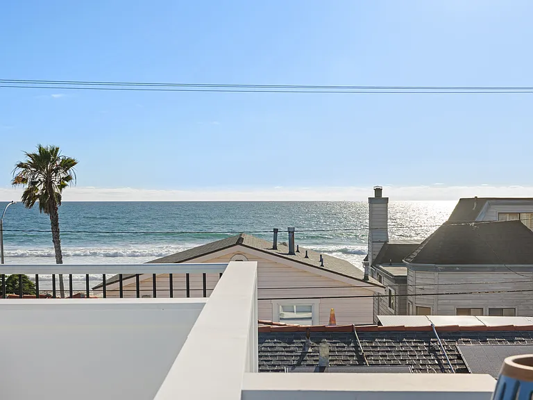 720 Nantasket Ct — Photo 42