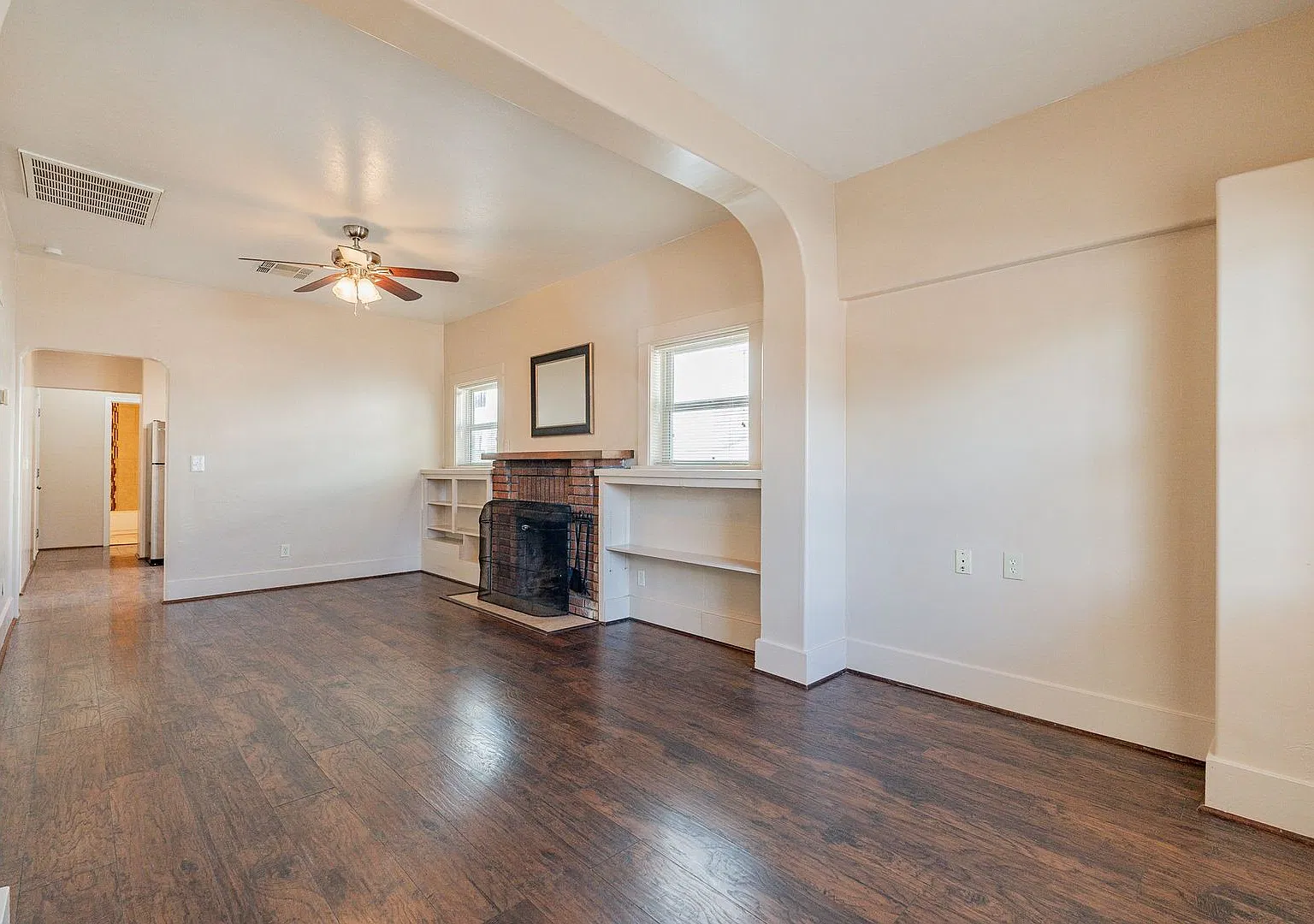 2124 E. Helen St. — Photo 2