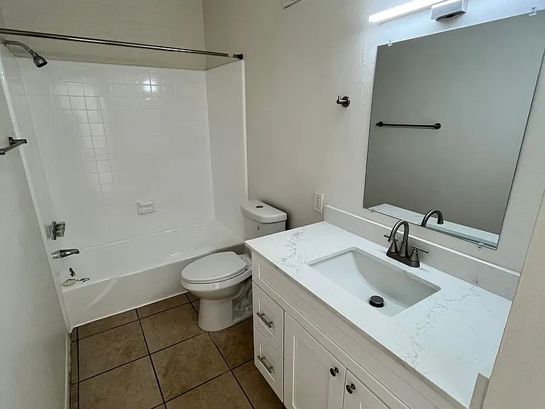 Catalina View Apartments — Photo 82
