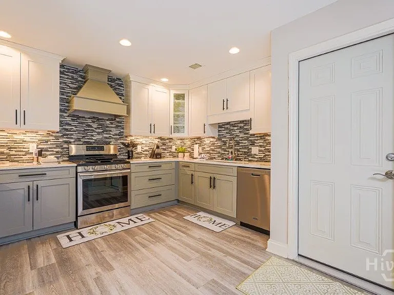 53 Village Green Cir — Photo 11