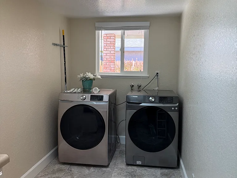 1118 Amie Ct — Photo 10