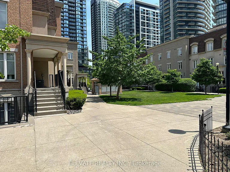 42 Western Battery Rd #706 — Photo 17
