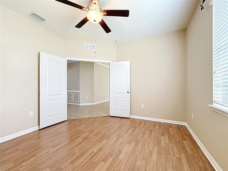 7434 Surrey Pines Dr — Photo 27