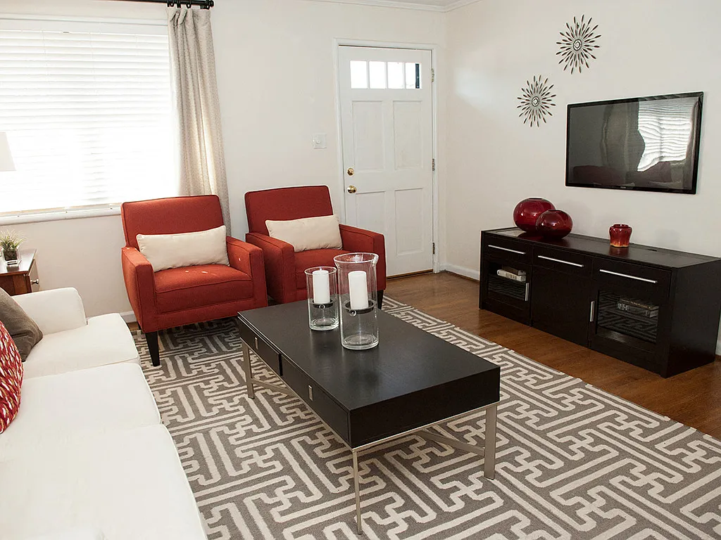 Glen Lennox Apartments — Photo 4