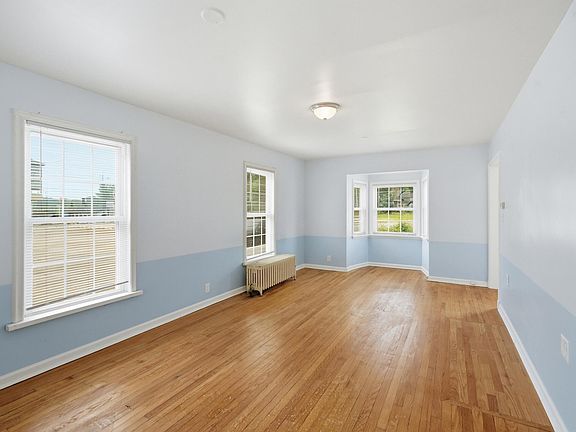 5th image of 5625 Broadway