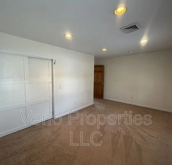 83 Middle St #2 — Photo 13