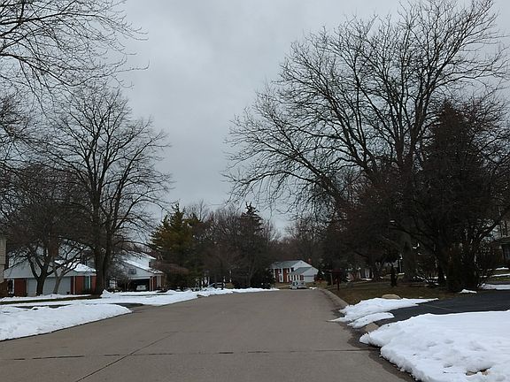4th image of 4076 Old Dominion Dr