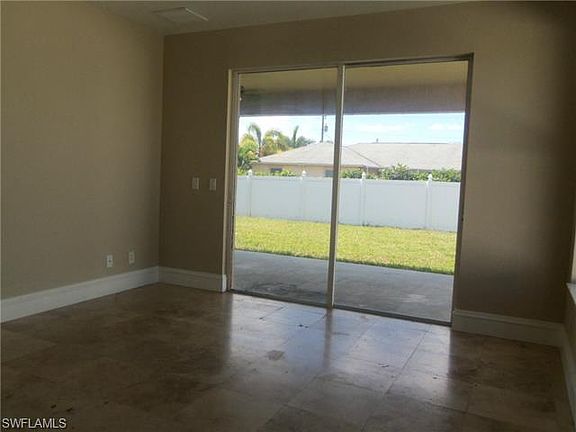 4th image of 2544 SW 15th Ave