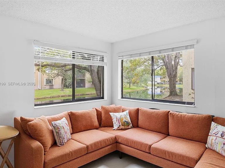 183 Lakeview Dr #102 — Photo 7