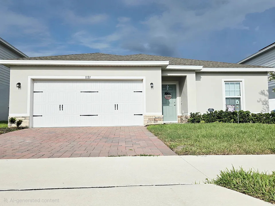 1121 Lexington Ln