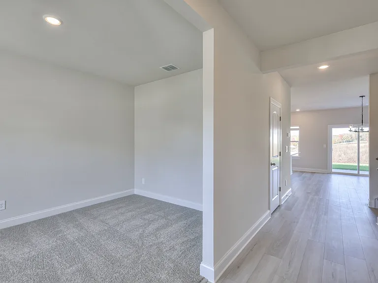 118 Fernbank Ln — Photo 4