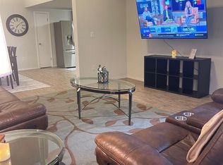 2010 Caplin St, Houston, TX 77026