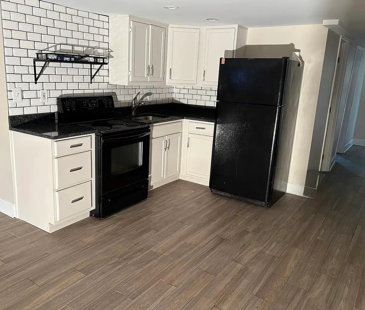 Kitchen - 2014 1st St NW