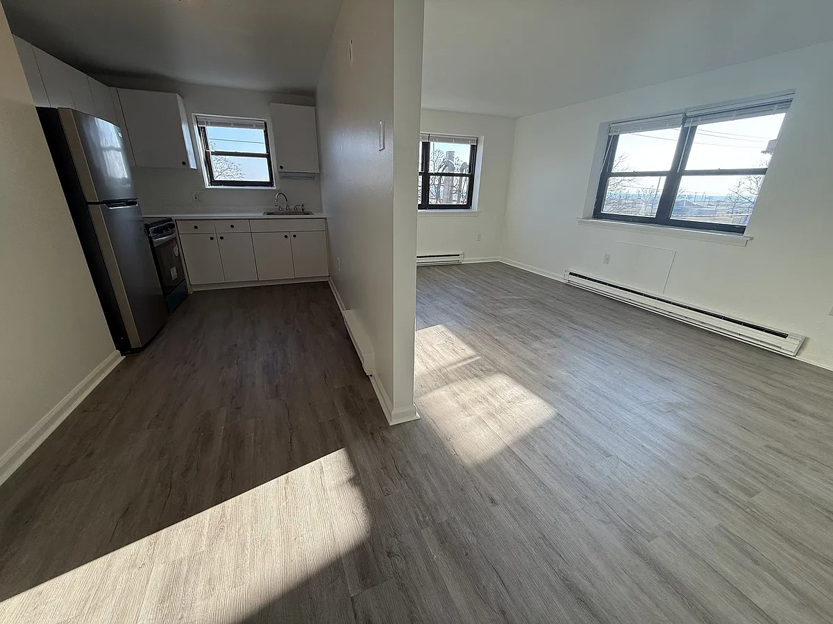 Building Photo - 832 Atlantic St #3A