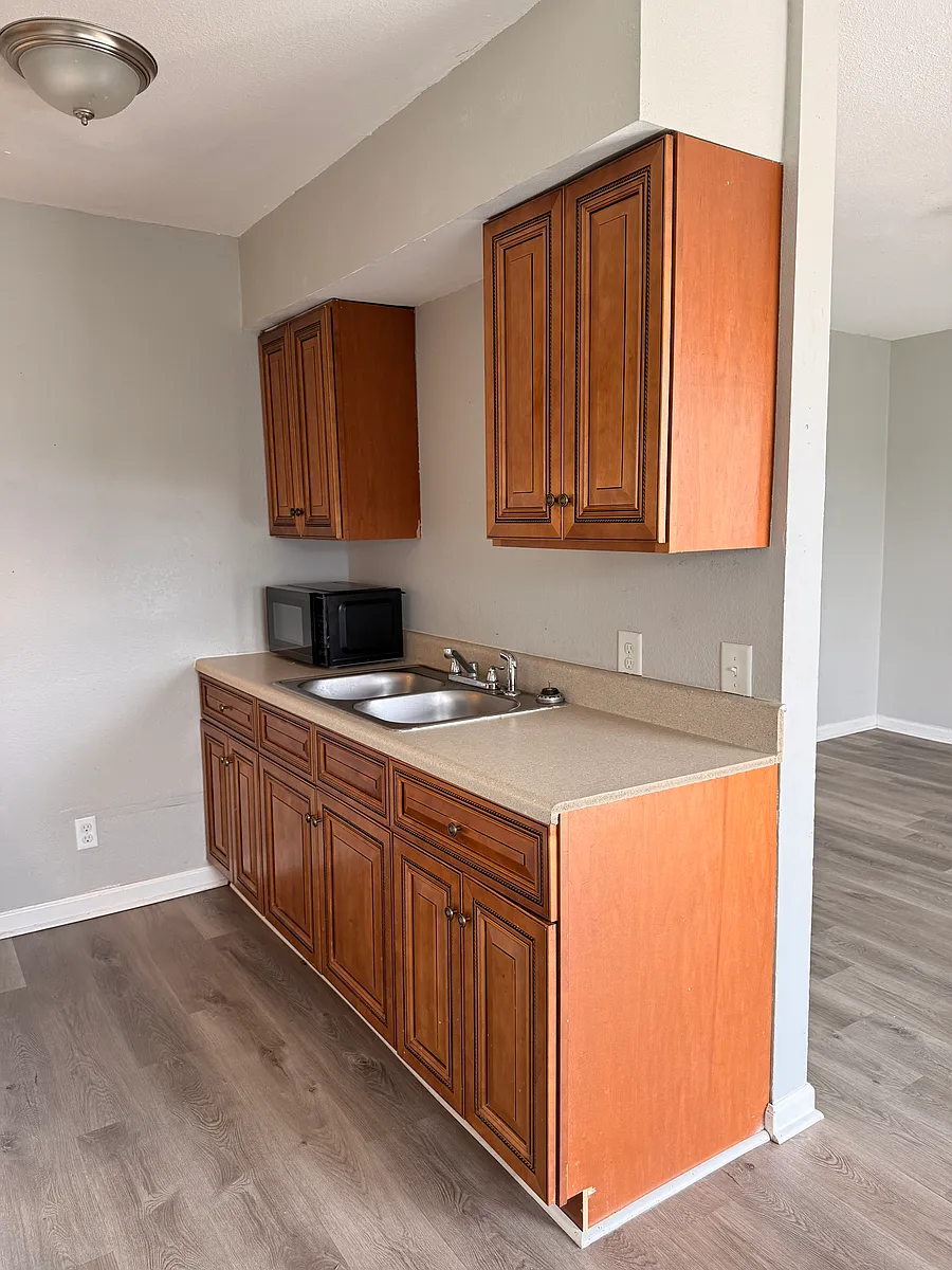 Building Photo - 410 Manor Dr #C1