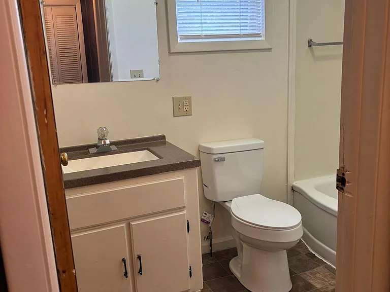 926 W Catalpa Dr — Photo 9