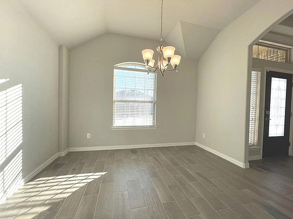 4th image of 278 Churchill Dr