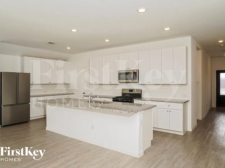 1260 Treehouse Ln — Photo 6