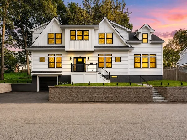 98 Evans Rd, Marblehead, MA 01945