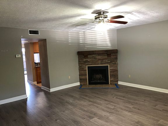 3rd image of 110 W Bayou Pkwy APT 405
