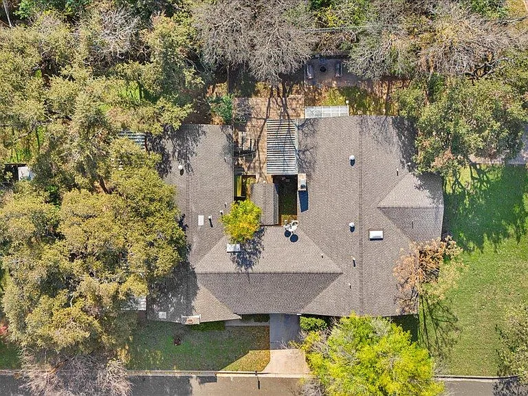8713 Azalea Trl — Photo 10