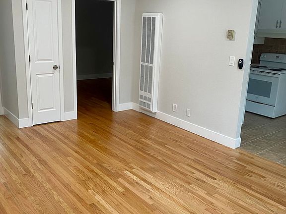 3rd image of 1290 Brookfield Ave #3
