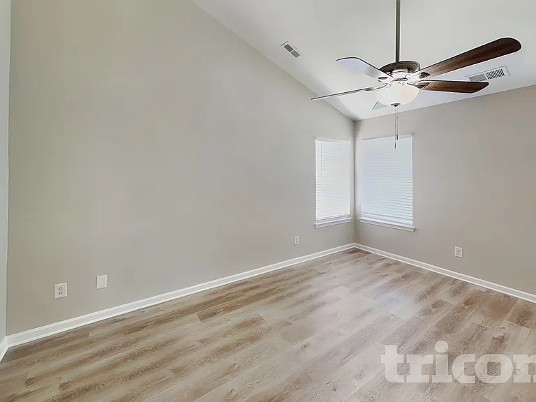 3101 Less Traveled Trl — Photo 9