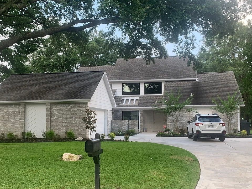 1st image of 14927 El Miranda Dr