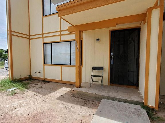 3rd image of 5870 S Del Moral Blvd