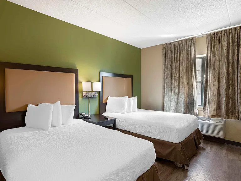 Studio Suite - 2 Full Beds