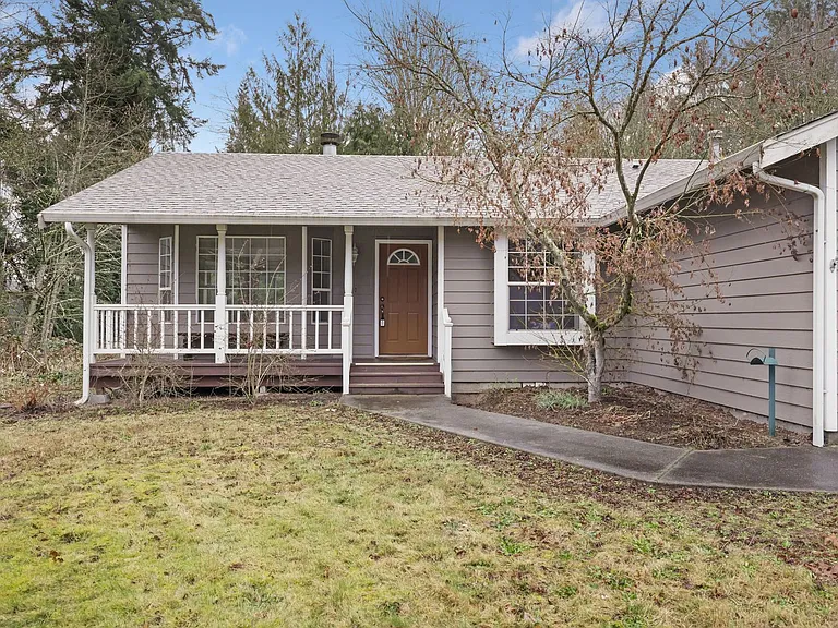 1012 Irving St SW — Photo 4