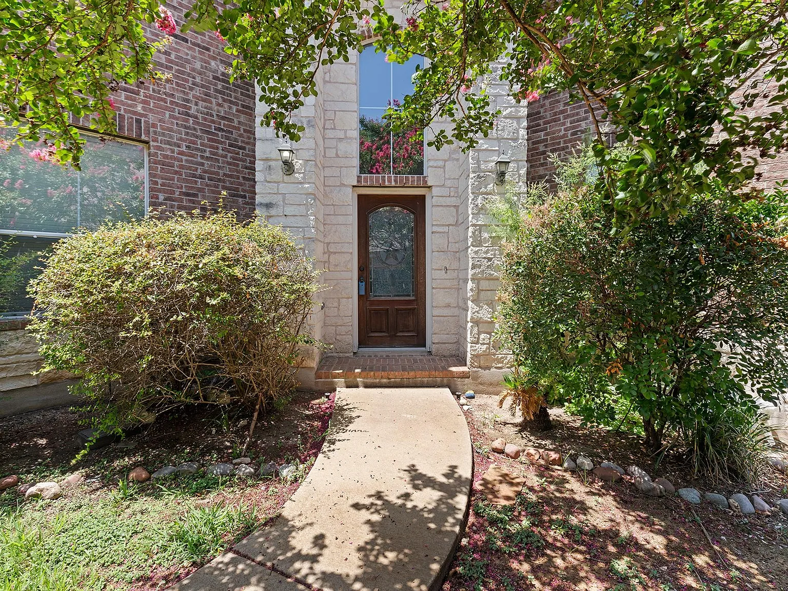 3 bed, 2.5 bath, 2650 sqft, $2,999 — Photo 3